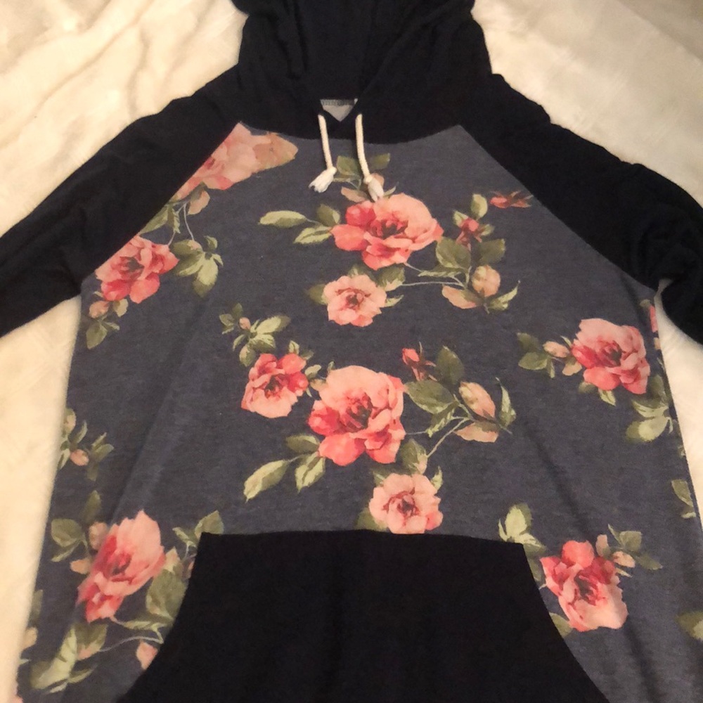 Girls blouse with hood! Size 12-14!